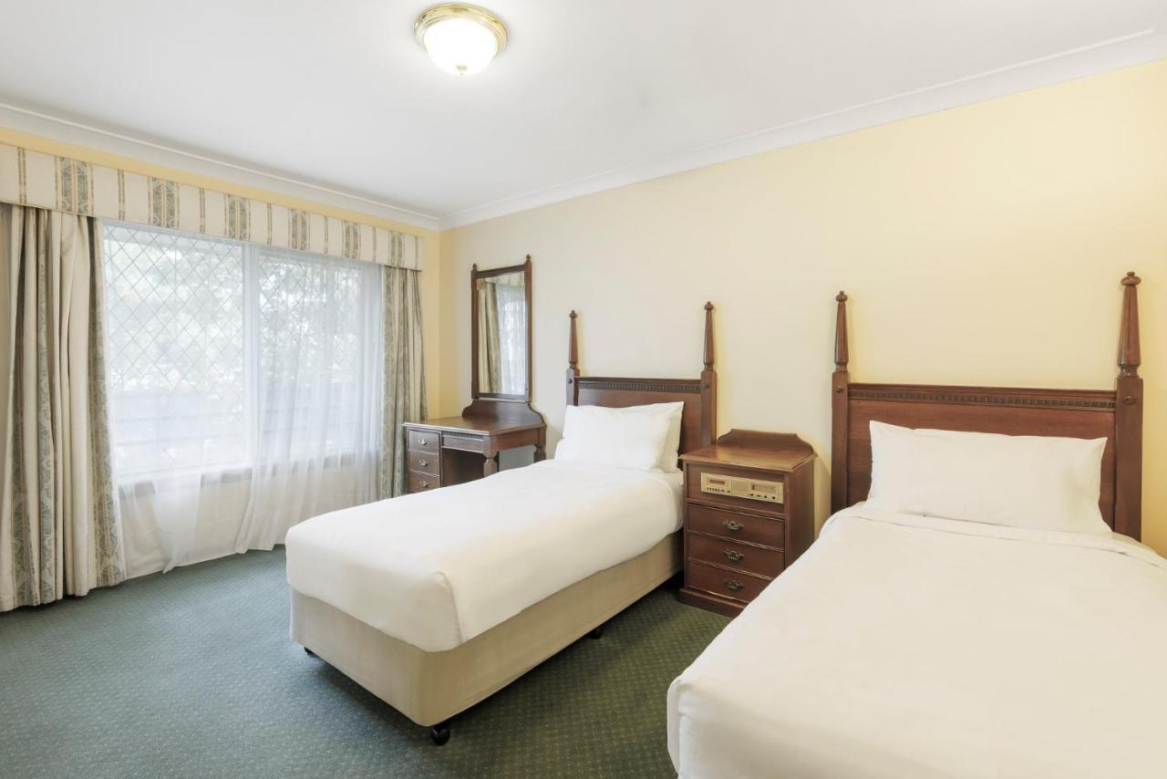 Elizabethan Lodge Melbourne Exterior photo
