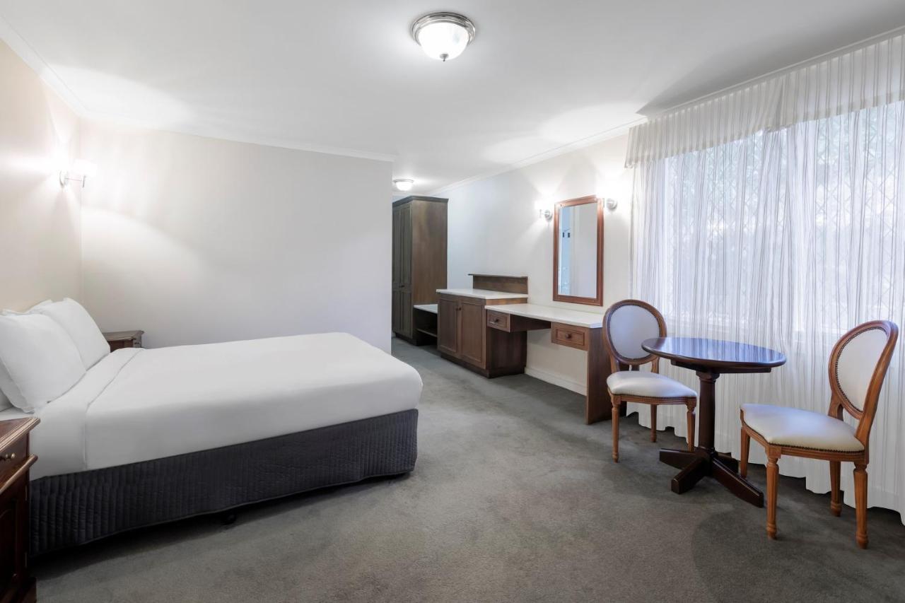 Elizabethan Lodge Melbourne Exterior photo